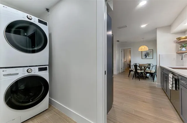 a view of an entryway with workspace