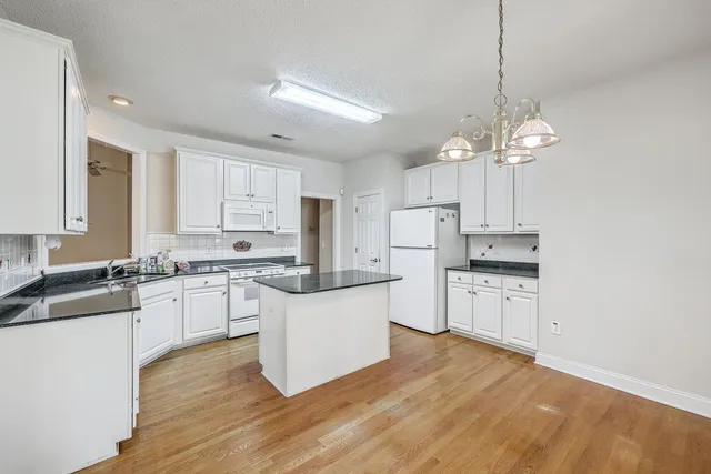 $475,000 | 301 Bellerive Lane, Summerville, SC 29483