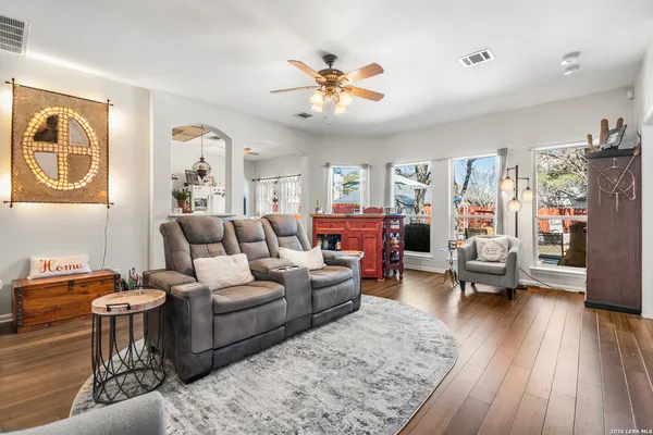 $425,000 | 1515 Crescent Woods, San Antonio, TX 78258
