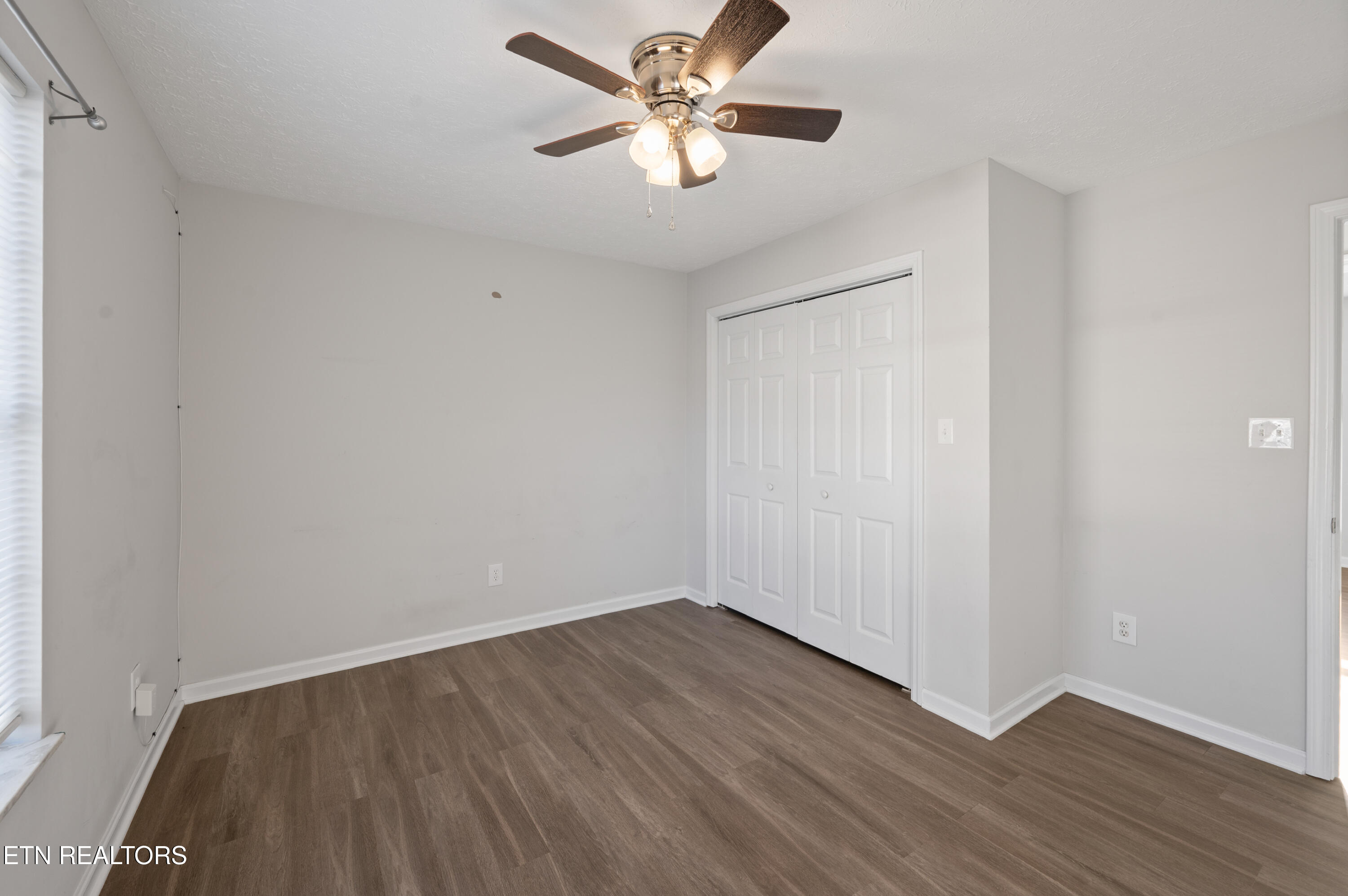 902 Medaris Street Clinton, TN 37716 - Photo 14 of 32 Bedroom 2