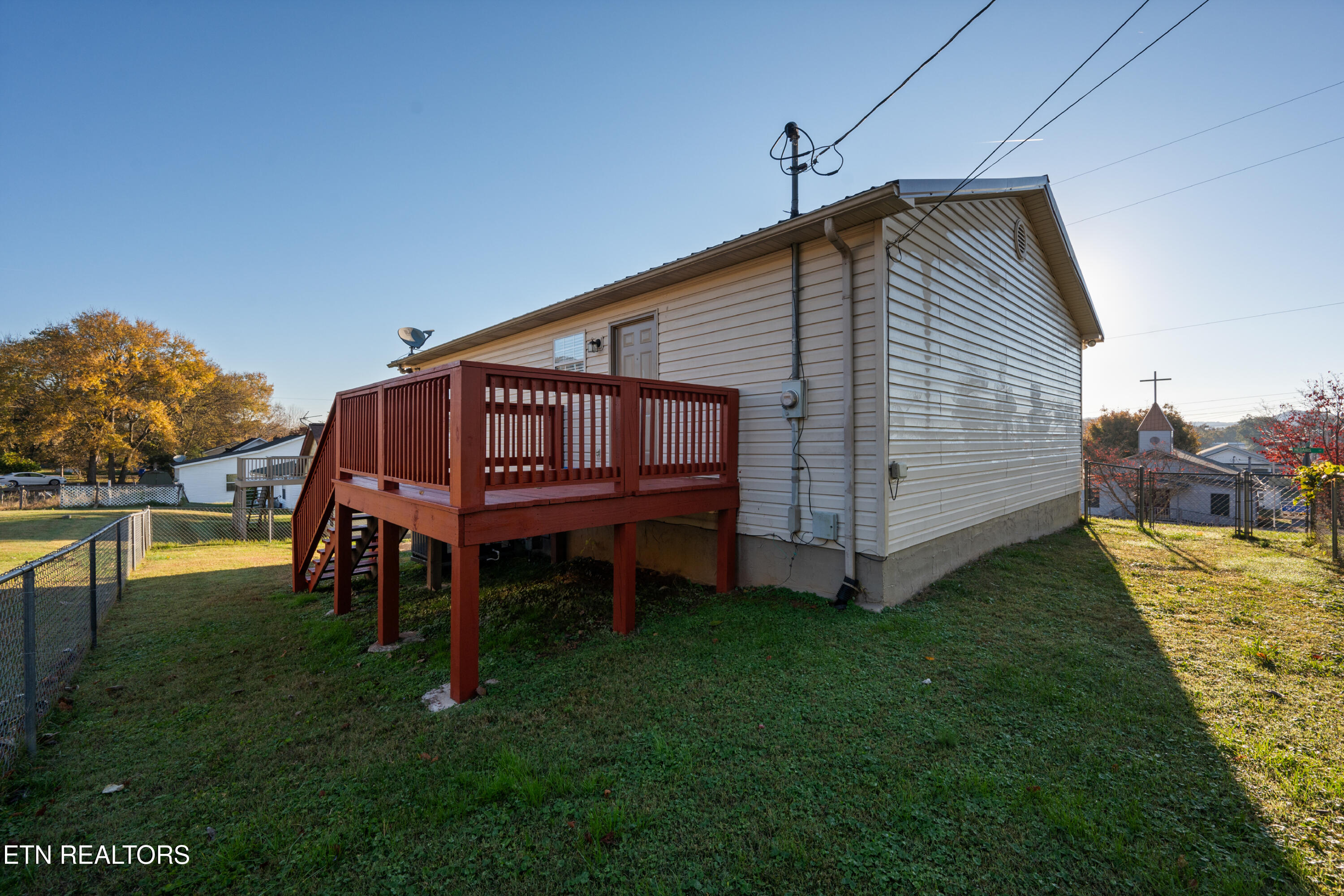 902 Medaris Street Clinton, TN 37716 - Photo 28 of 32 Back of home