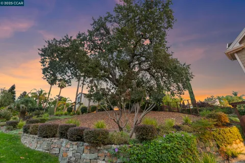 $3,100,000 | 212 Hawk Court, Alamo, CA 94507