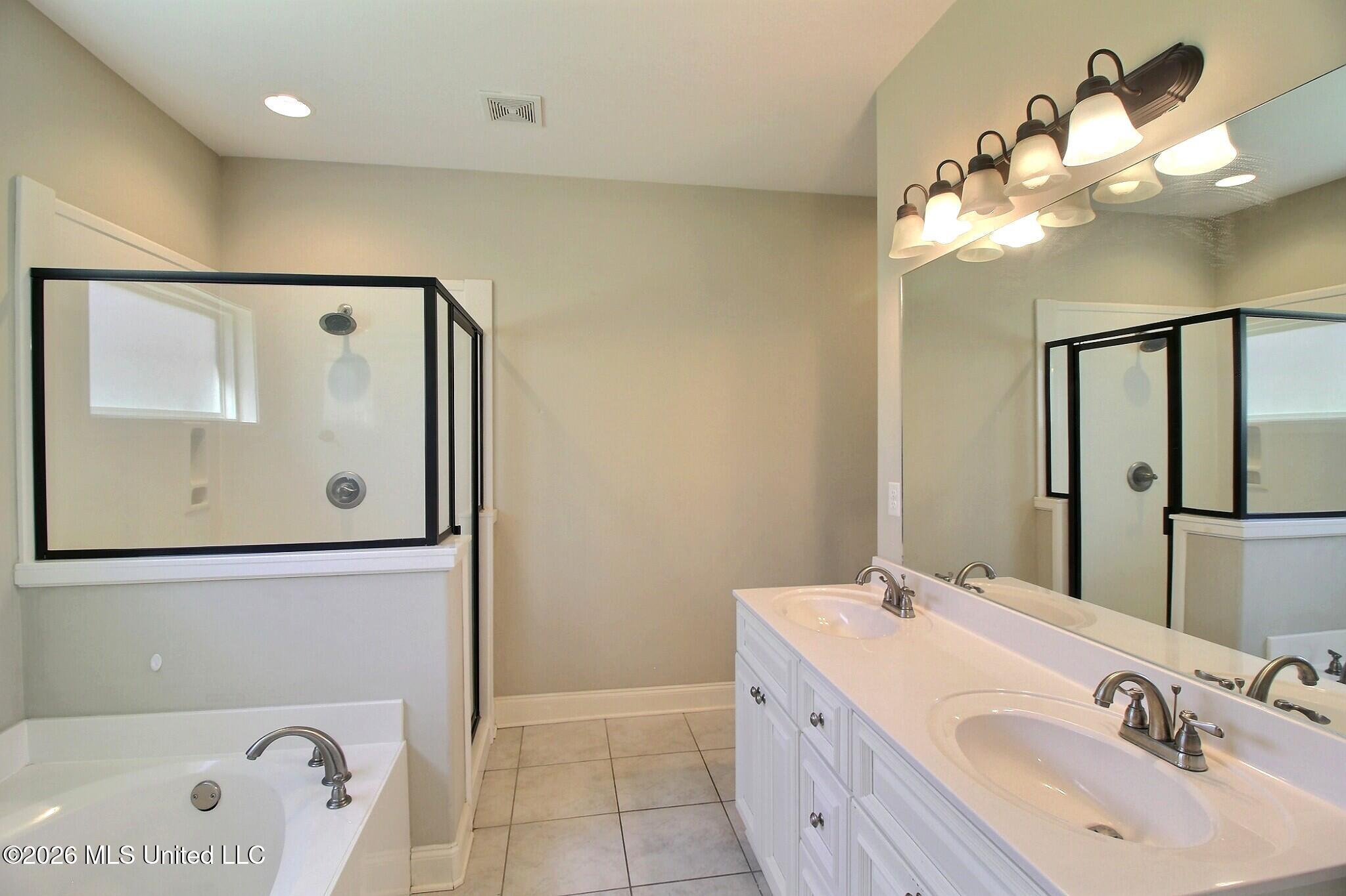 4722 Alexander Road Olive Branch, MS 38654 - Photo 12 of 18 Primary Bathroom