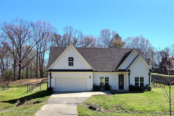 $370,000 | 4722 Alexander Road, Olive Branch, MS 38654