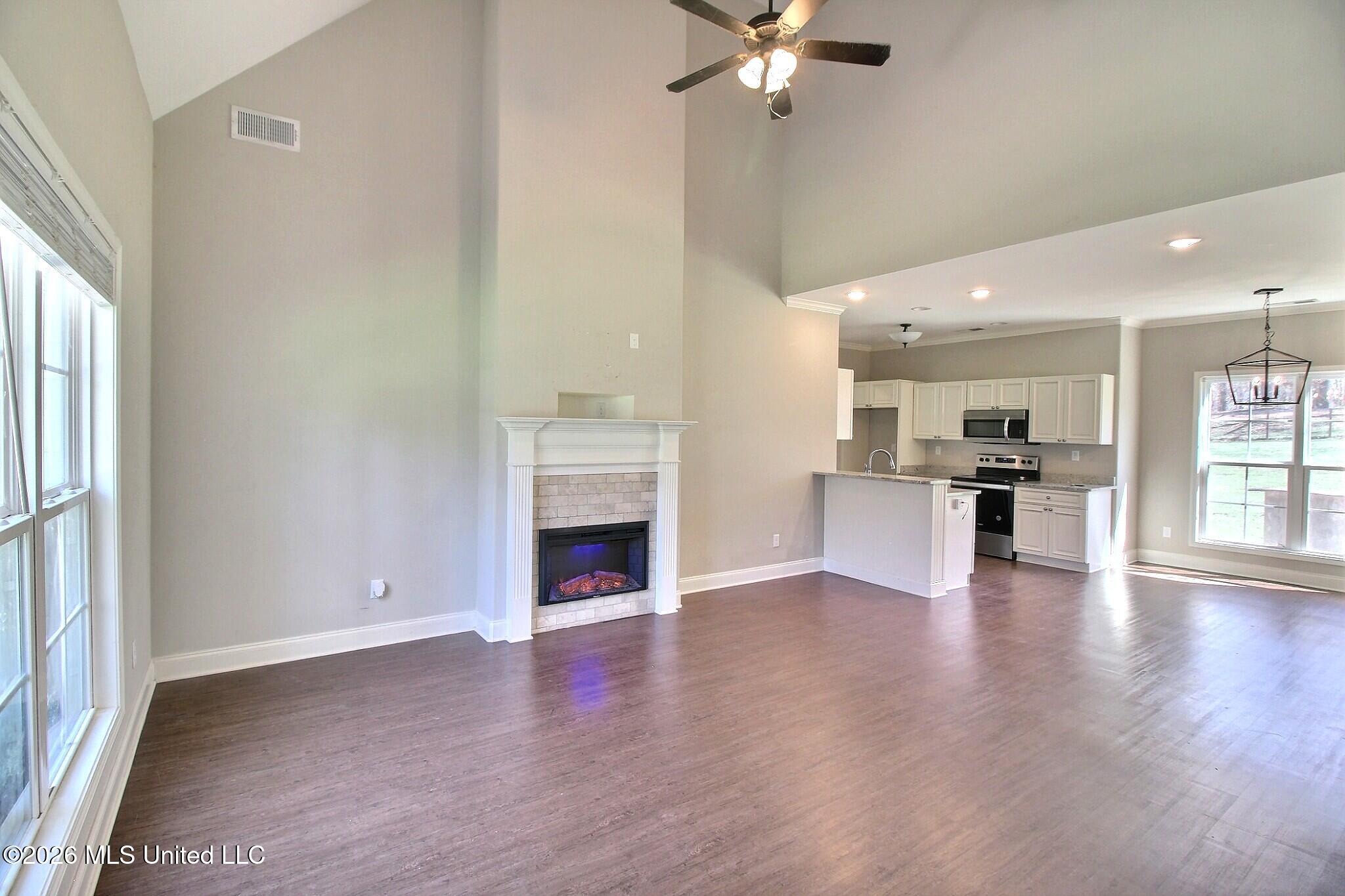 4722 Alexander Road Olive Branch, MS 38654 - Photo 4 of 18 Great Room