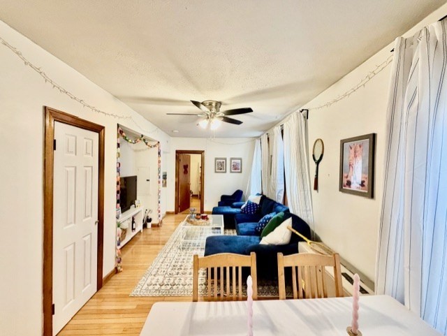 11 Foster Street, Unit 5 Boston, MA 02109 - Photo 10 of 19 a living room with furniture
