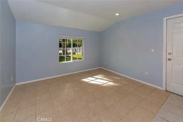 $4,195 | 5202 Woodman Avenue, Sherman Oaks, CA 91401