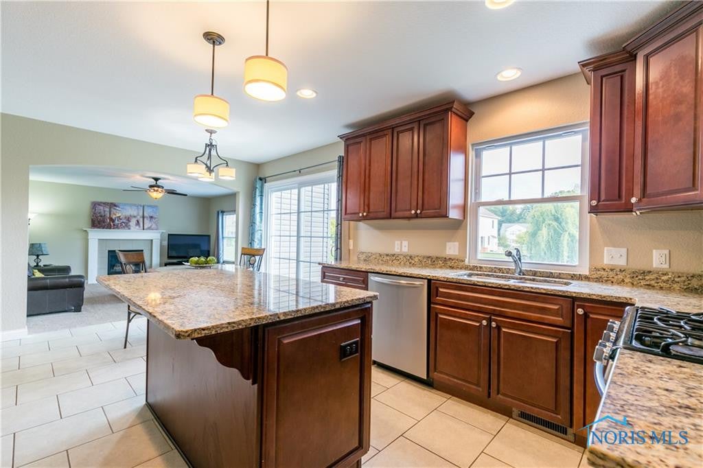 7054 Saddleback Road Maumee, OH 43537 - Photo 11 of 36 Gallery Image 11