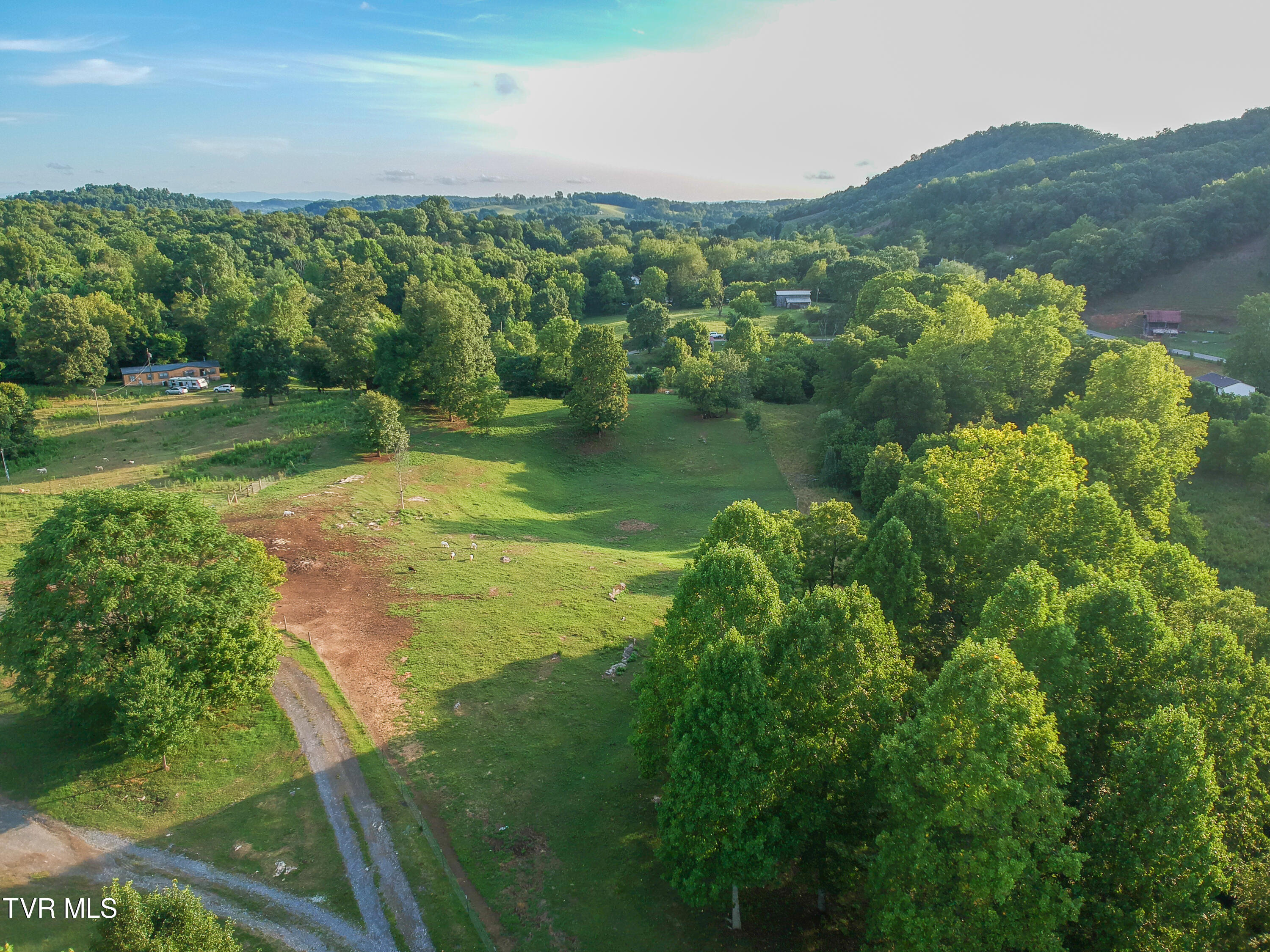 309 Buncombe Road Blountville, TN 37617 - Photo 5 of 31 DJI_0321
