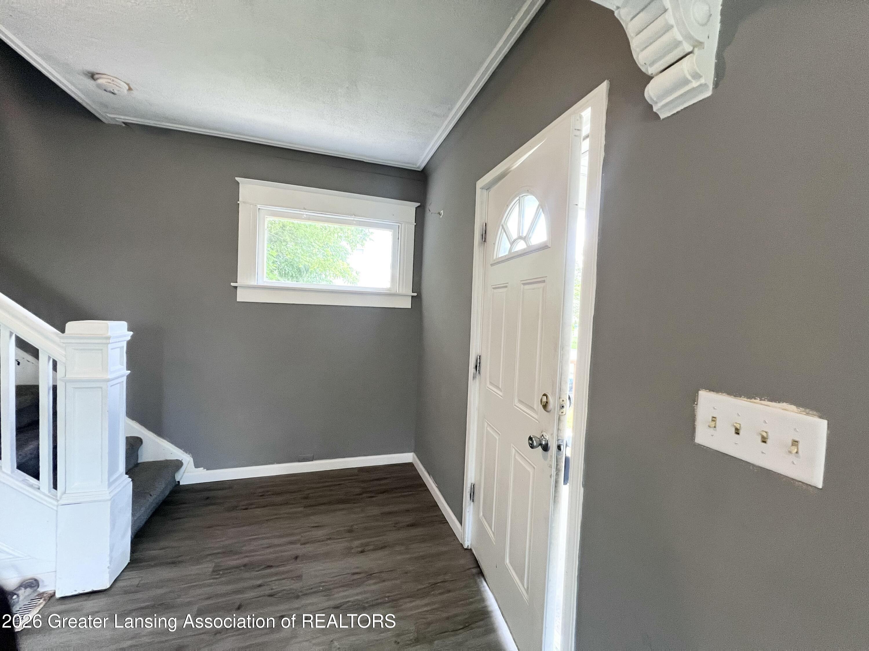 933 Porter Street Lansing, MI 48906 - Photo 10 of 30 E8F2B803-D33F-4CEA-8698-3A4033F00D09