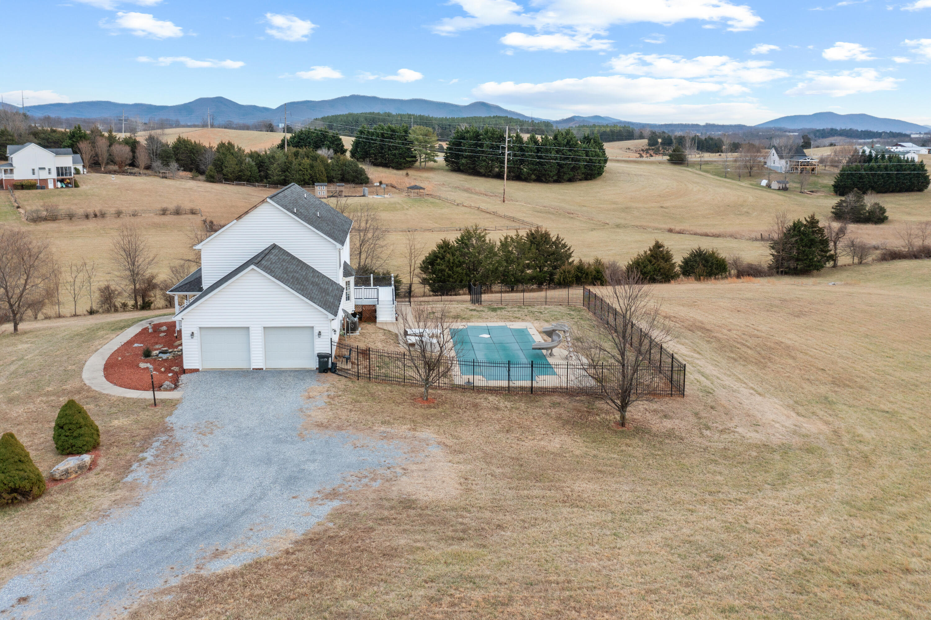 765 Country Club Road Troutville, VA 24175 - Photo 4 of 29 an outdoor space with garden view