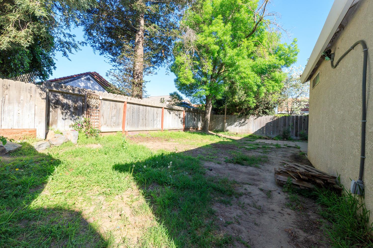 4093 Heartland Way Turlock, CA 95382 - Photo 41 of 43 a view of backyard with green space