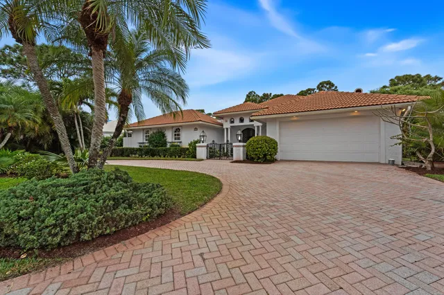 $849,900 | 5303 Southeast Serenoa Terrace, Hobe Sound, FL 33455