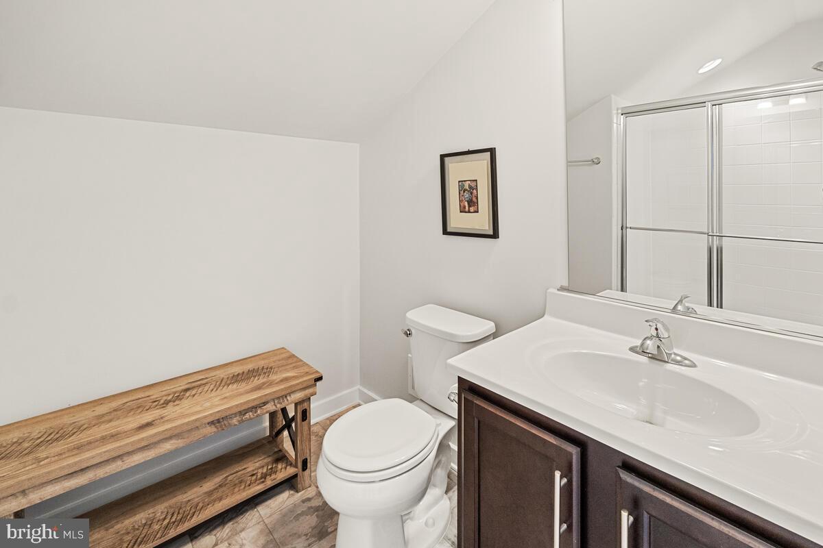 3455 Flatwoods Drive Frederick, MD 21704 - Photo 32 of 67 4th level full bathroom