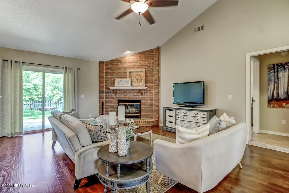 7149 Ridgeglen Court Jacksonville, FL 32216 - Photo 15 of 40 Rave Home Staging Jacksonville (23) WEB
