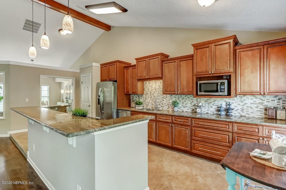 7149 Ridgeglen Court Jacksonville, FL 32216 - Photo 17 of 40 Rave Home Staging Jacksonville (16) WEB