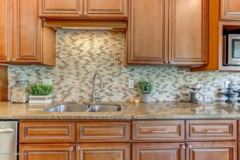 7149 Ridgeglen Court Jacksonville, FL 32216 - Photo 19 of 40 Rave Home Staging Jacksonville (18) WEB