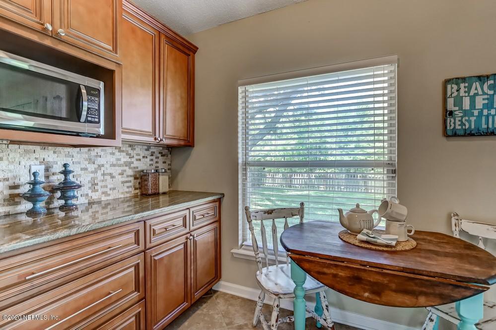 7149 Ridgeglen Court Jacksonville, FL 32216 - Photo 21 of 40 Rave Home Staging Jacksonville (17) WEB