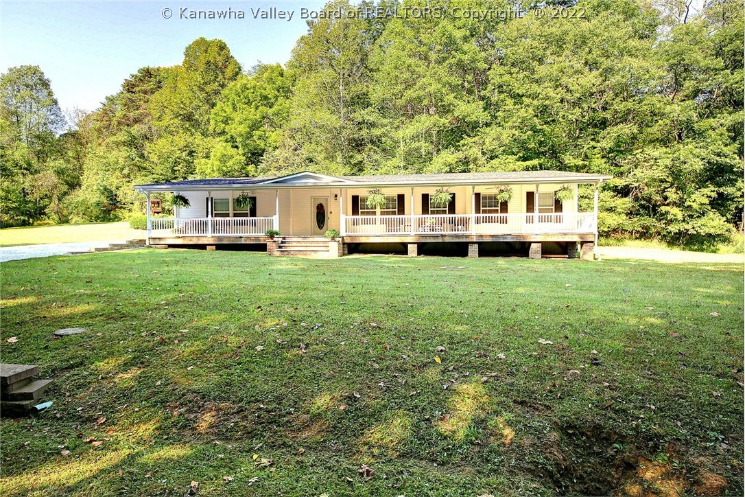 226 Mollygrove Road St. Albans, WV 25177 - Photo 2 of 43 Gallery Image 2