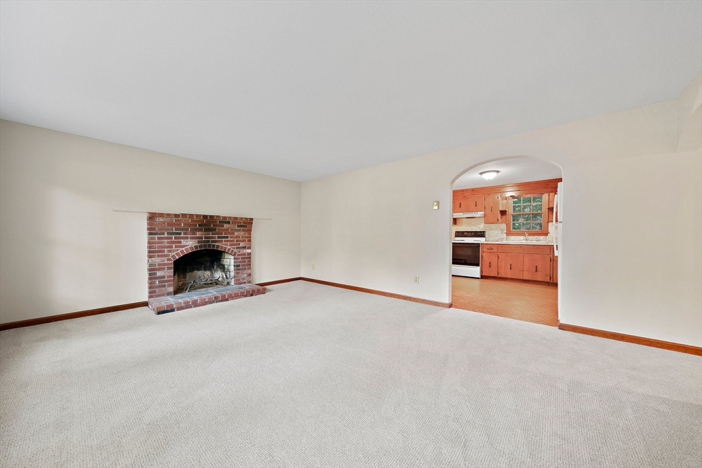 775 Lumbert Mill Road Barnstable, MA 02648 - Photo 4 of 36 Gallery Image 4