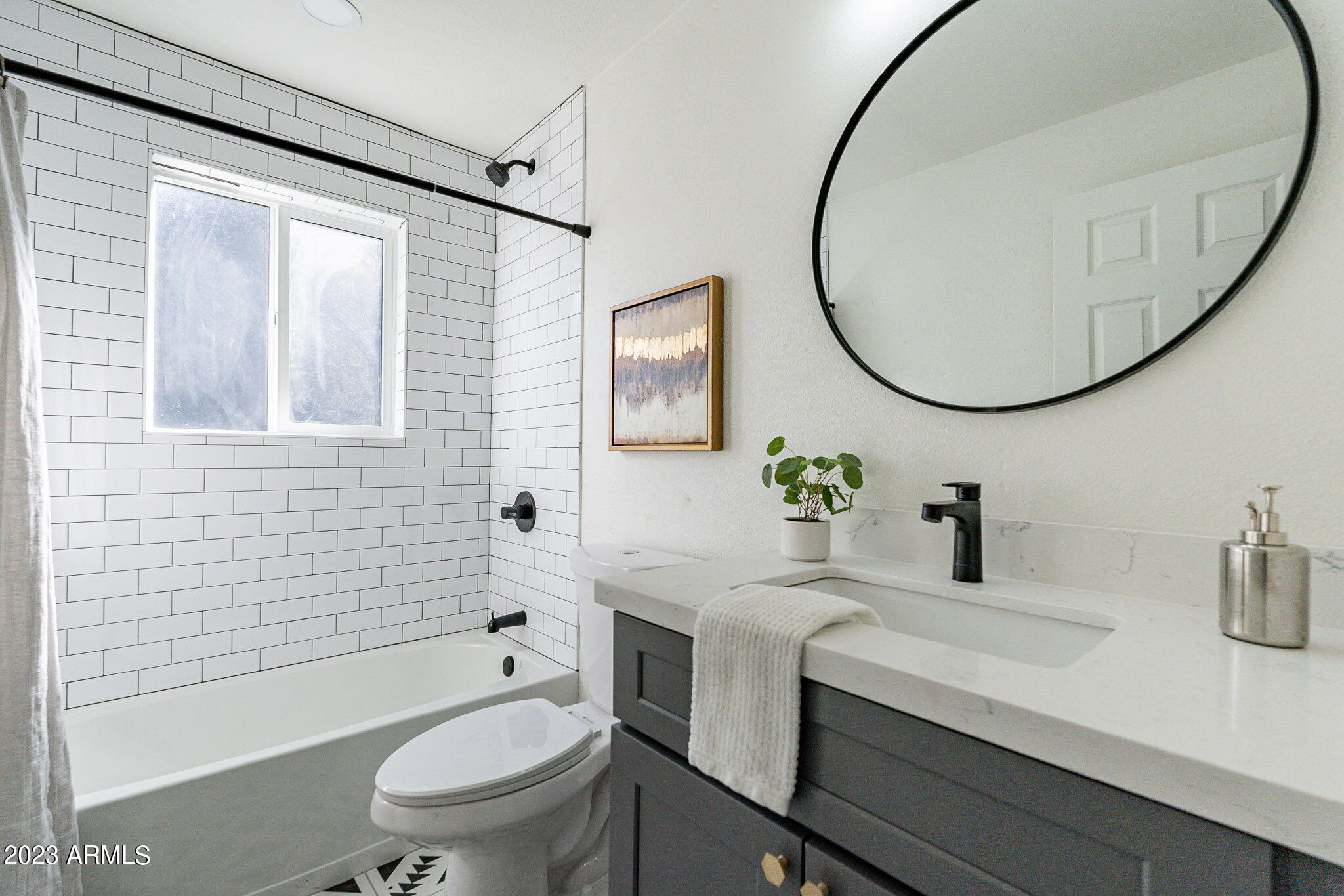 5323 West Coronado Road Phoenix, AZ 85035 - Photo 23 of 29 Full Hallway Bathroom