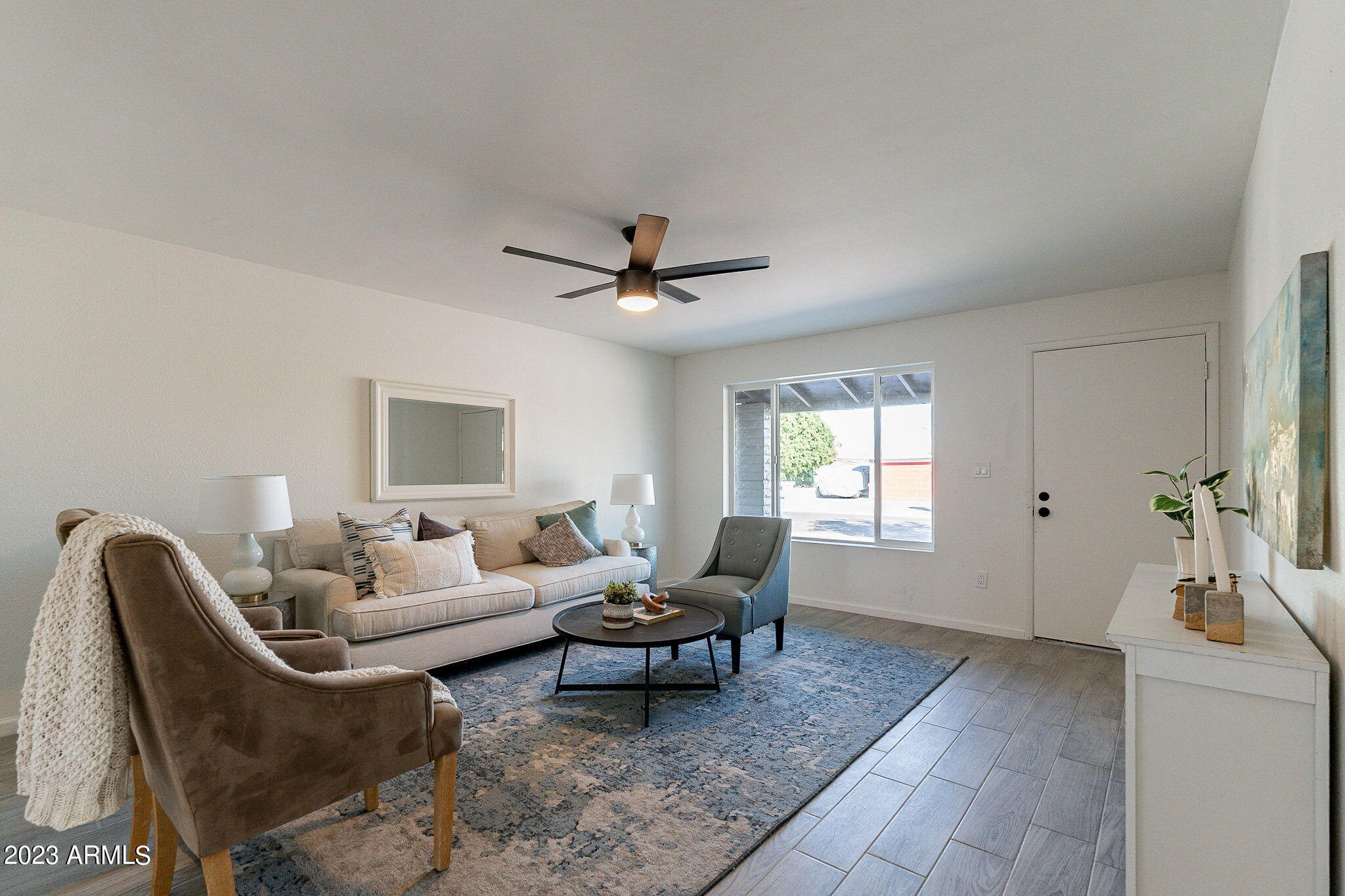 5323 West Coronado Road Phoenix, AZ 85035 - Photo 6 of 29 Living Room