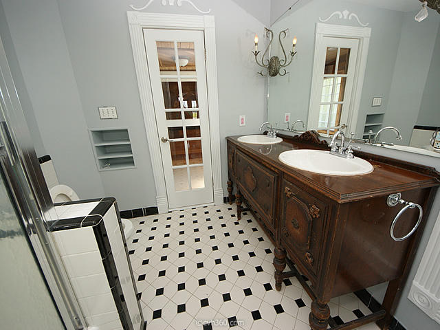 142 Folly Rd Boulevard Charleston, SC 29407 - Photo 23 of 52 2nd Floor Full Bathroom