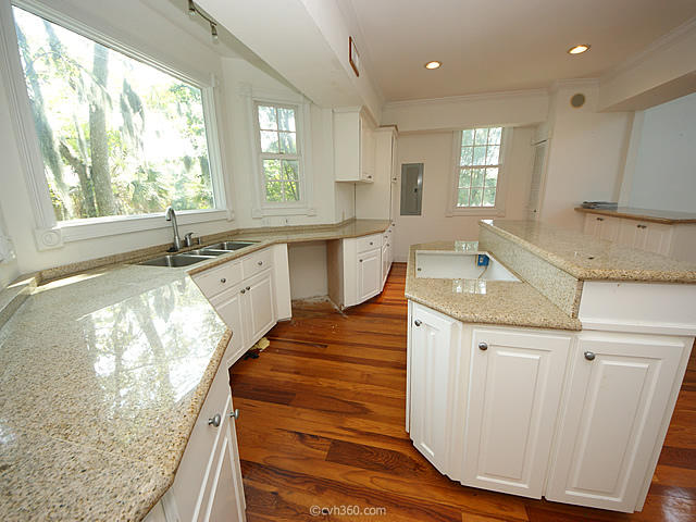142 Folly Rd Boulevard Charleston, SC 29407 - Photo 39 of 52 Kitchen in Carriage House