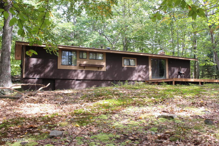 108 Ridgeway Drive Hawley, PA 18428 - Photo 3 of 16