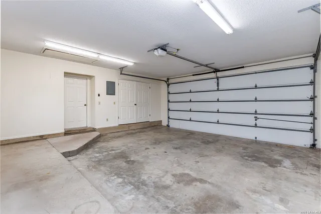 $457,123 | 604 Elm Street, Floresville, TX 78114