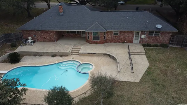 $457,123 | 604 Elm Street, Floresville, TX 78114