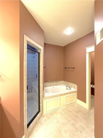 $500,000 | 9005 Northeast 80th Street, Kansas City, MO 64158