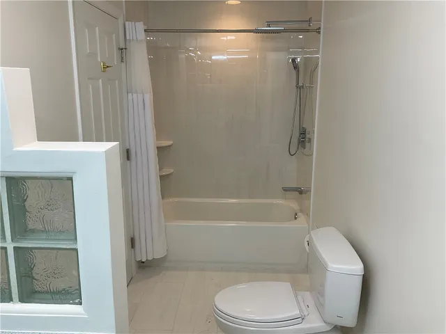 $359,000 | 33 Bullocks Point Avenue, Unit 5C, East Providence, RI 02915