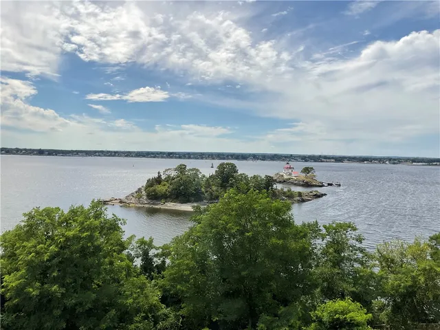 $359,000 | 33 Bullocks Point Avenue, Unit 5C, East Providence, RI 02915