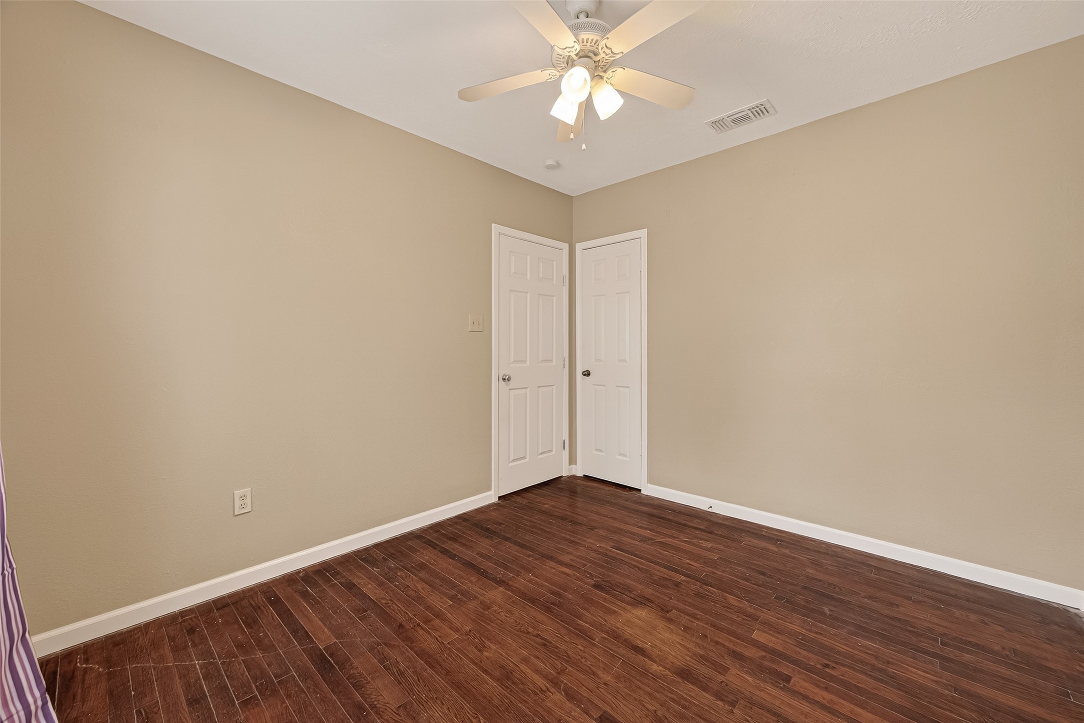 1402 Munger Street Houston, TX 77023 - Photo 12 of 22 Bedroom #1