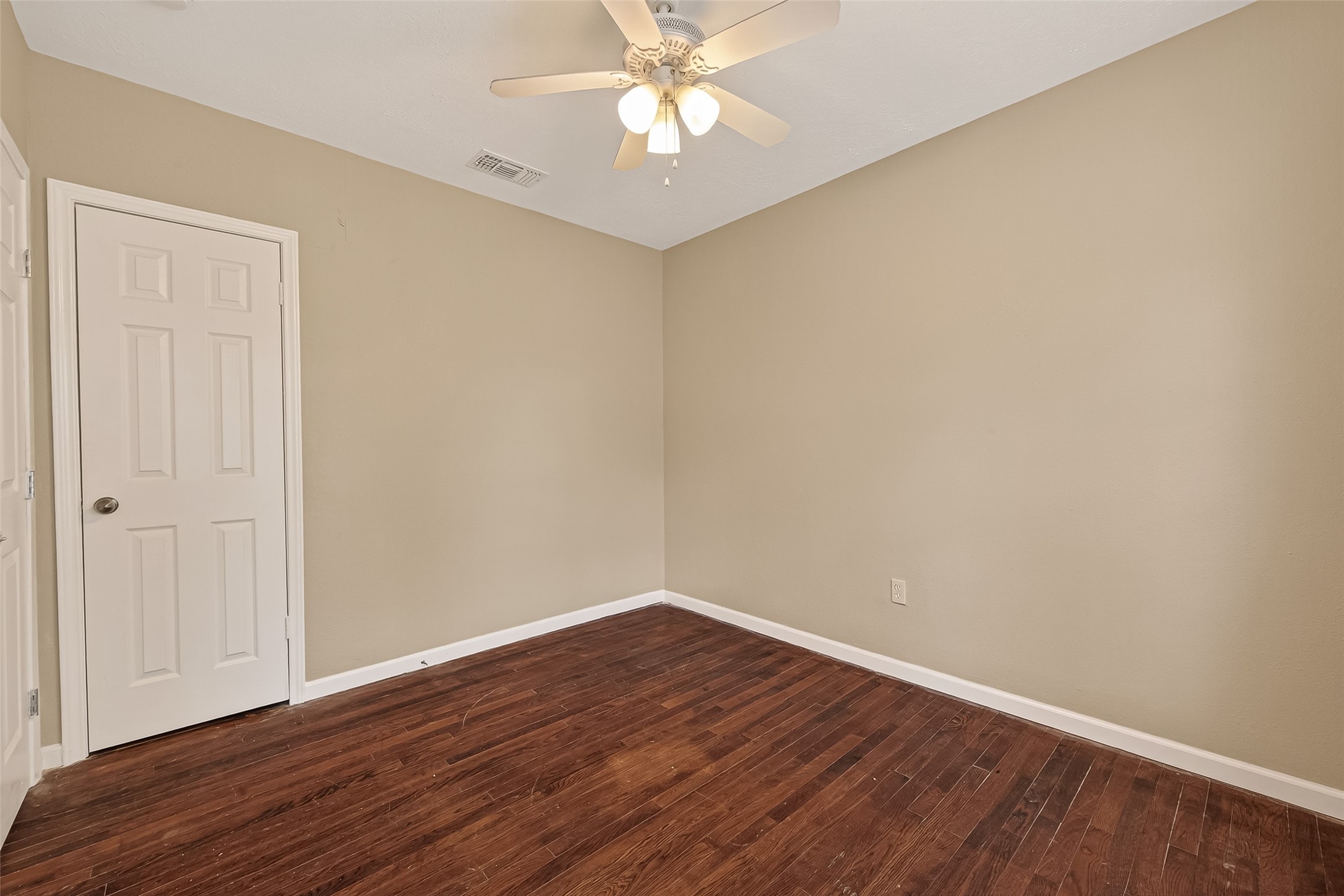 1402 Munger Street Houston, TX 77023 - Photo 13 of 22 Bedroom #1