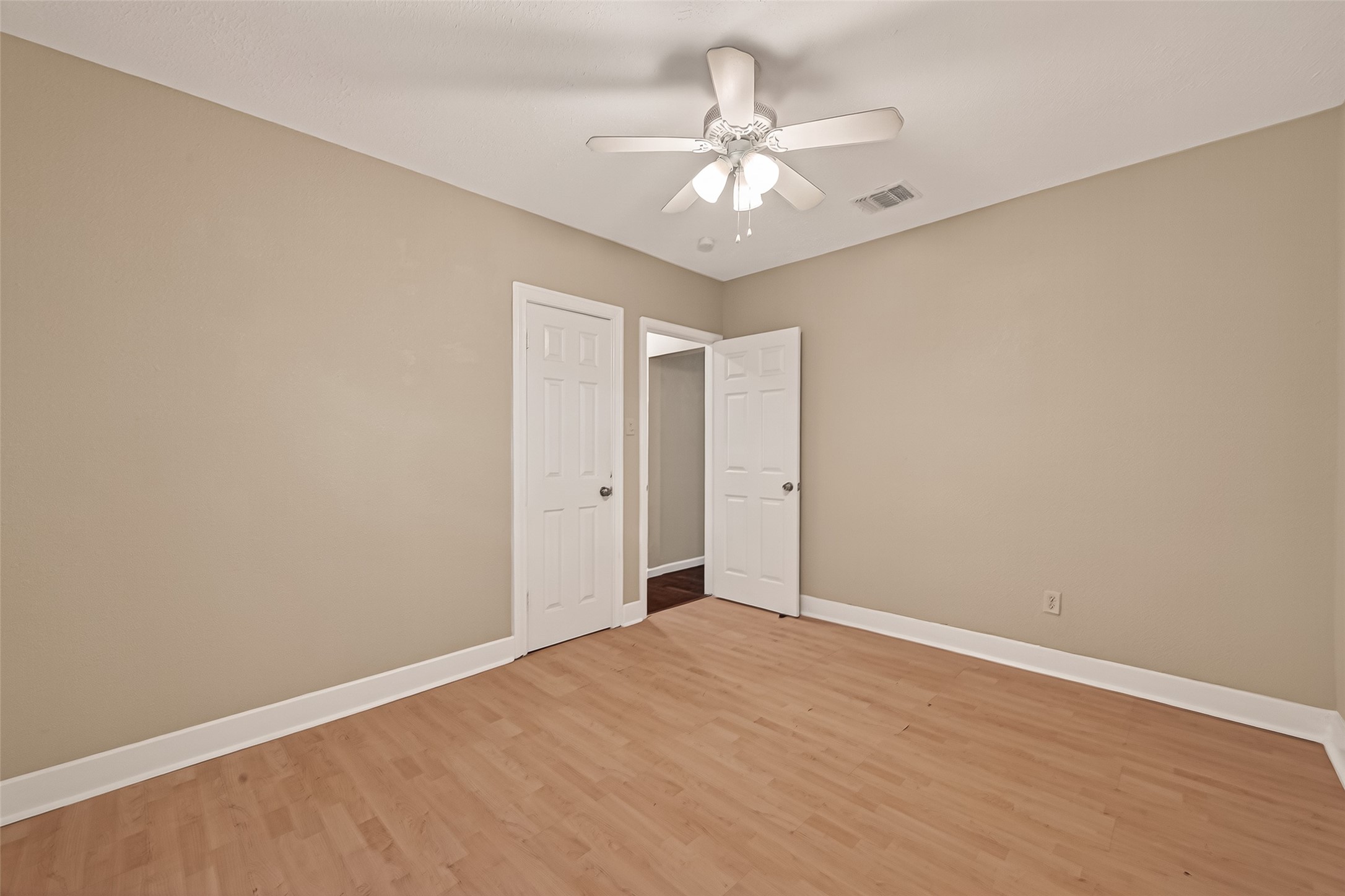 1402 Munger Street Houston, TX 77023 - Photo 16 of 22 Bedroom #2