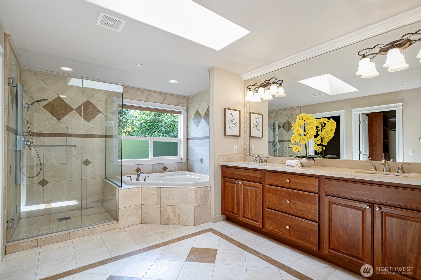 15025 Southeast 43rd Street Bellevue, WA 98006 - Photo 24 of 40