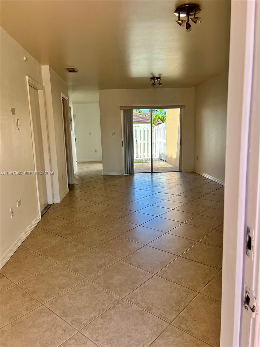 3810 Southwest 153rd Place Miami, FL 33185 - Photo 7 of 37