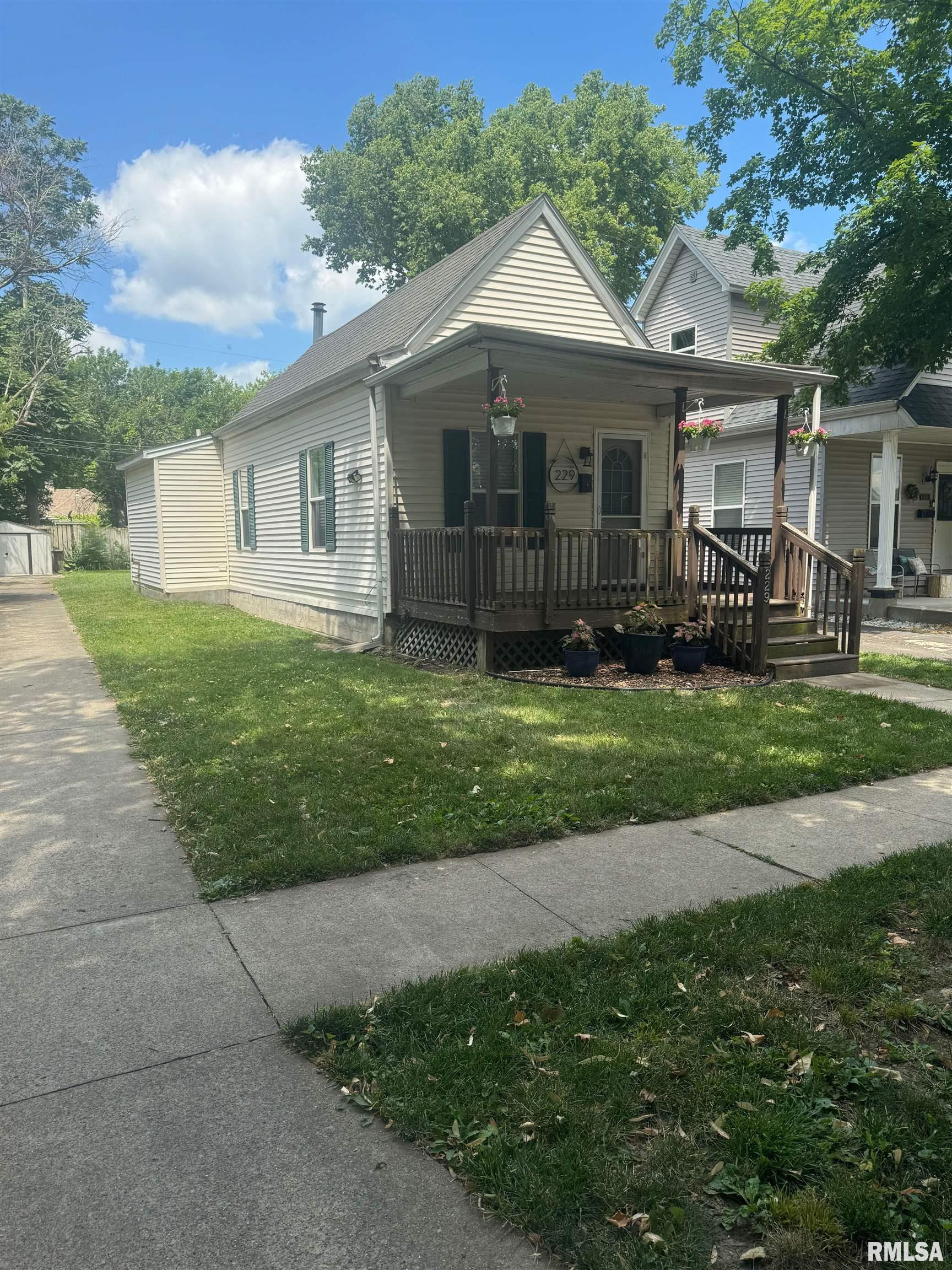 229 North English Avenue Springfield, IL 62702 - Photo 2 of 12 Gallery Image 2