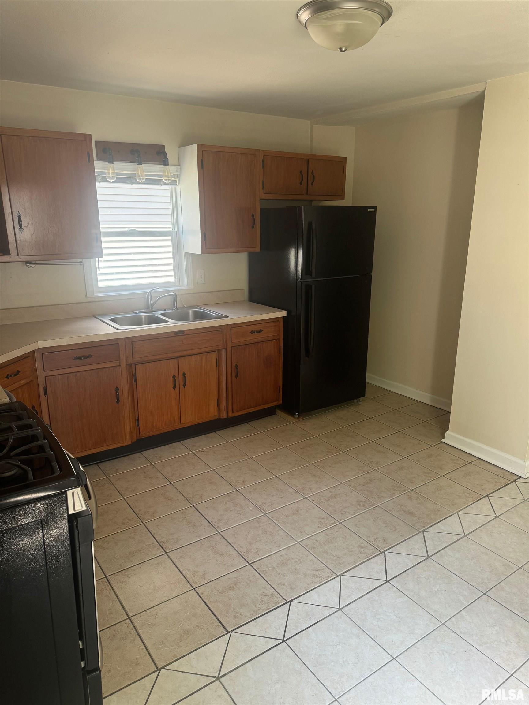 229 North English Avenue Springfield, IL 62702 - Photo 5 of 12 Gallery Image 5