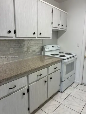 $1,550 | 348 South Federal Highway, Unit 11, Dania Beach, FL 33004