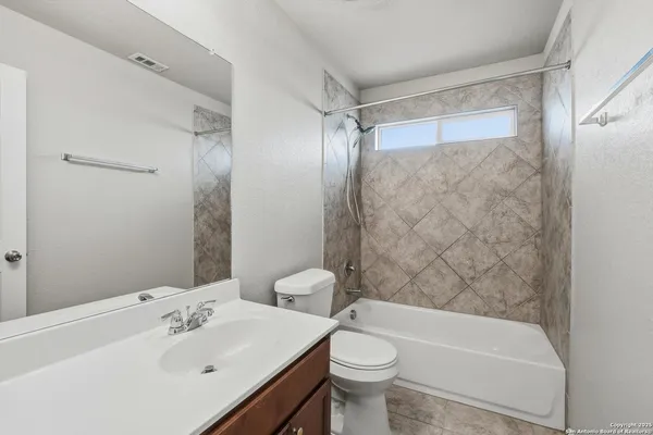 $1,750 | 11647 Zinnia, San Antonio, TX 78245