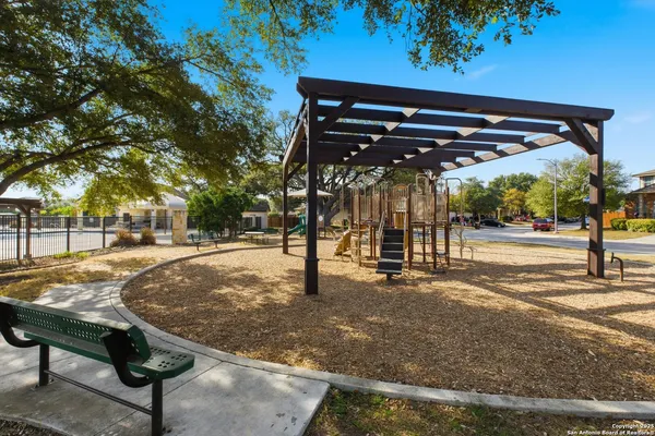 $1,750 | 11647 Zinnia, San Antonio, TX 78245