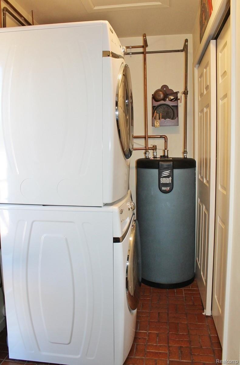 44444 Ecorse Road Belleville, MI 48111 - Photo 20 of 39 Laundry