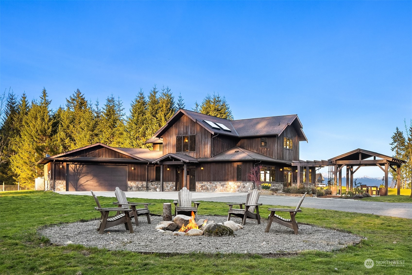 6571 Heggeness Road Clinton, WA 98236 - Photo 2 of 40 Gallery Image 2