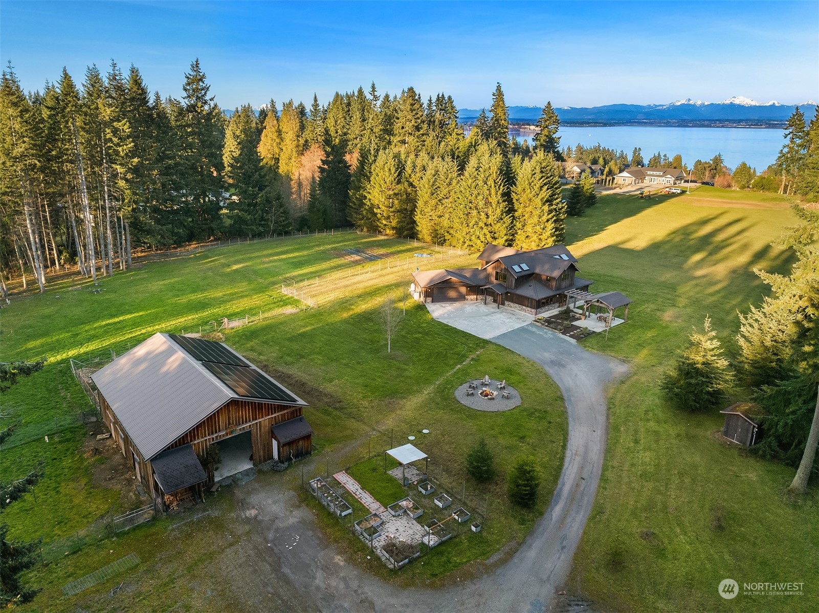 6571 Heggeness Road Clinton, WA 98236 - Photo 4 of 40 Gallery Image 4