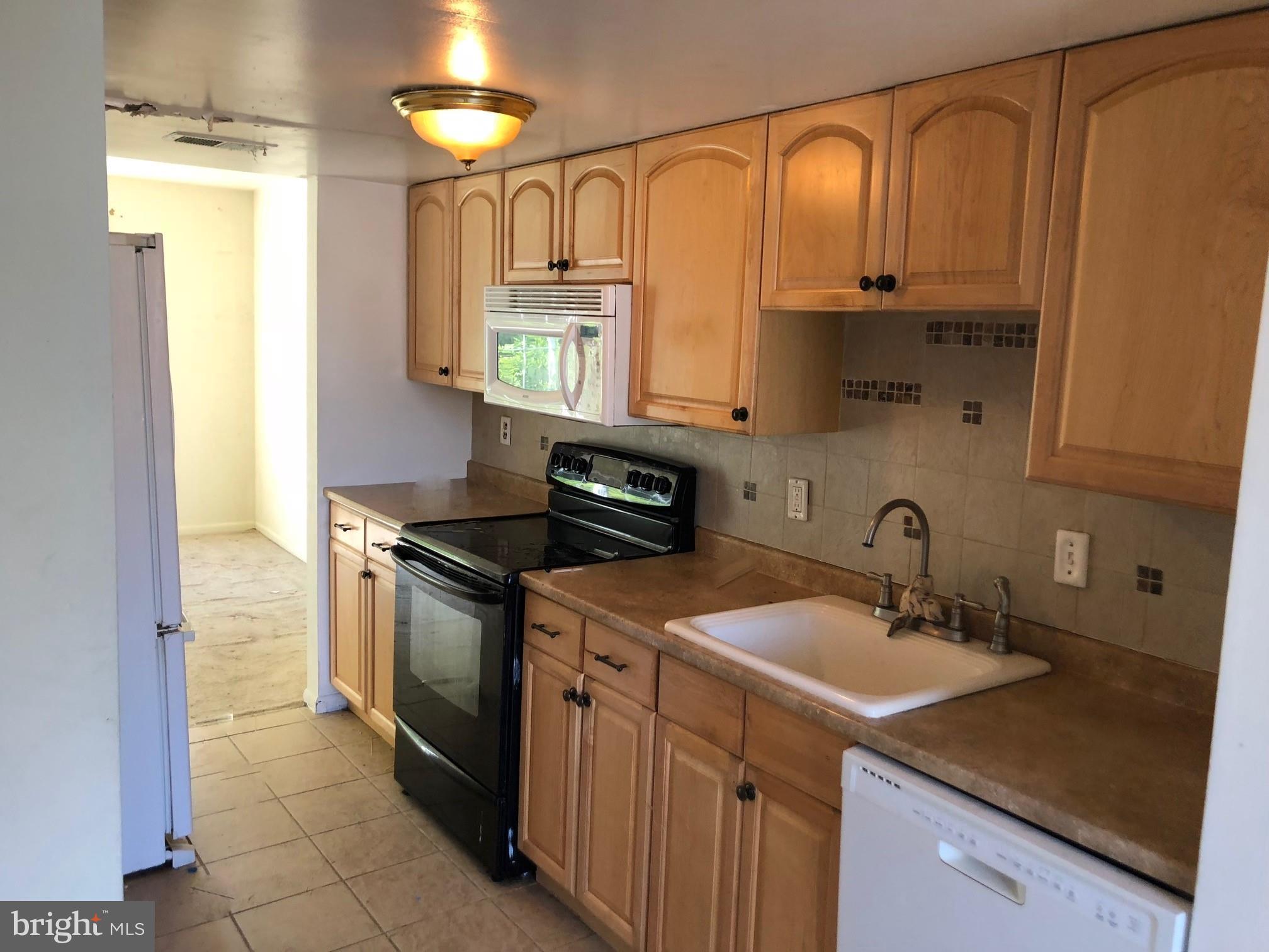61 Timber Rock Road Gaithersburg, MD 20878 - Photo 2 of 15