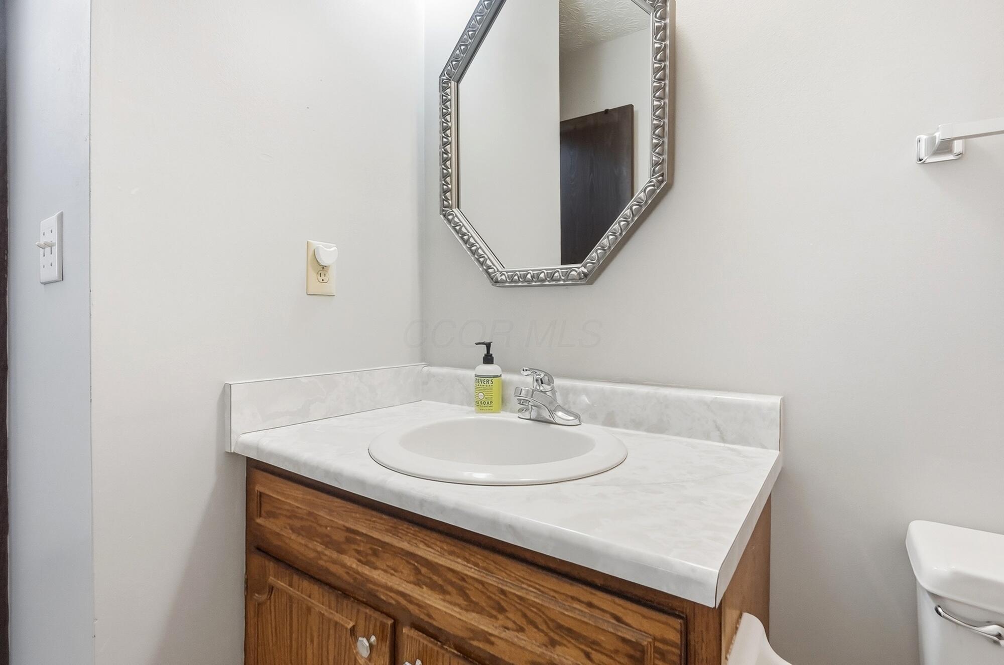352 Timbercreek Road Reynoldsburg, OH 43068 - Photo 24 of 41 Full Bath