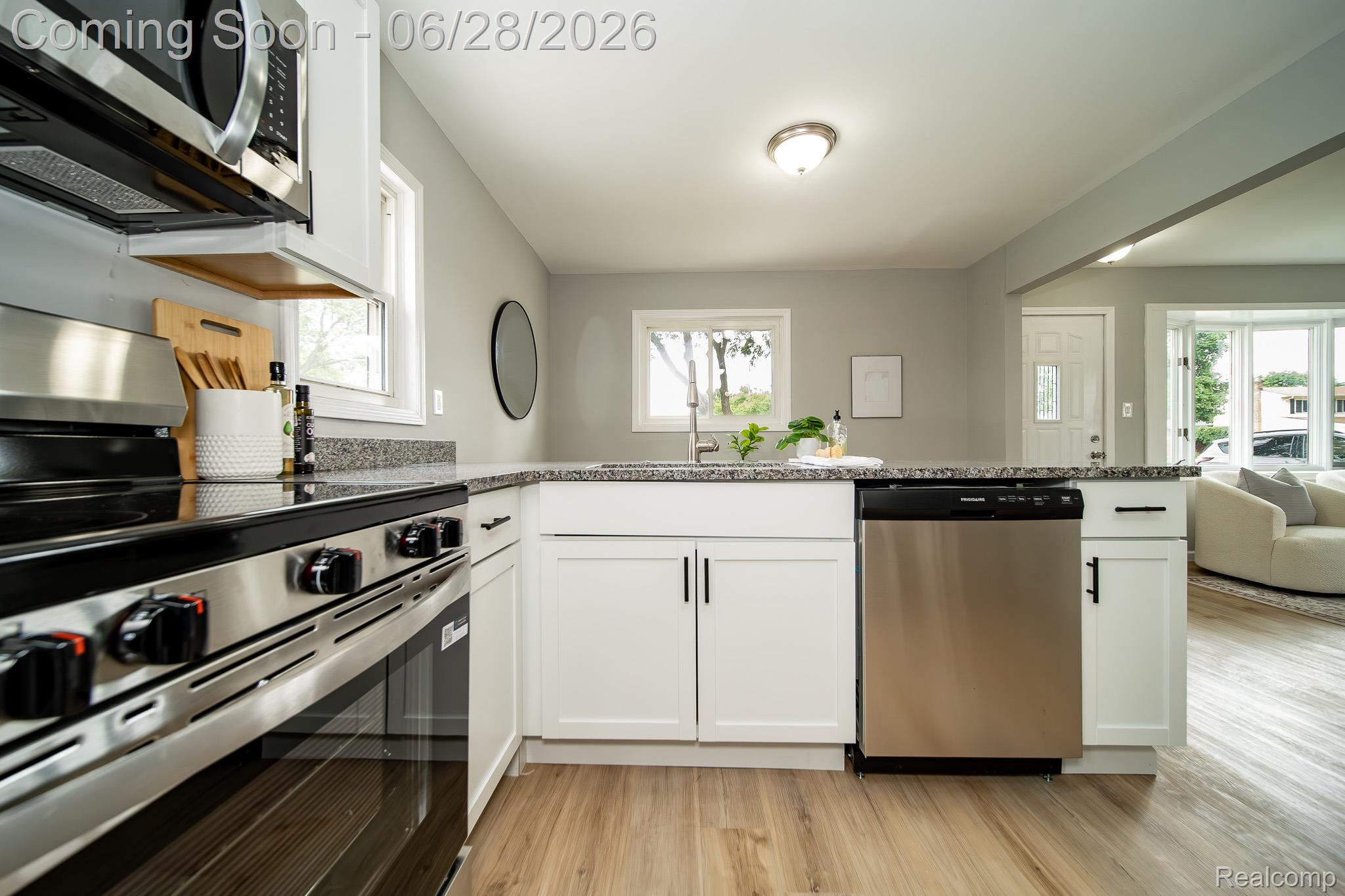 15646 Selwyn Road Southgate, MI 48195 - Photo 24 of 69 DDS04824.jpg